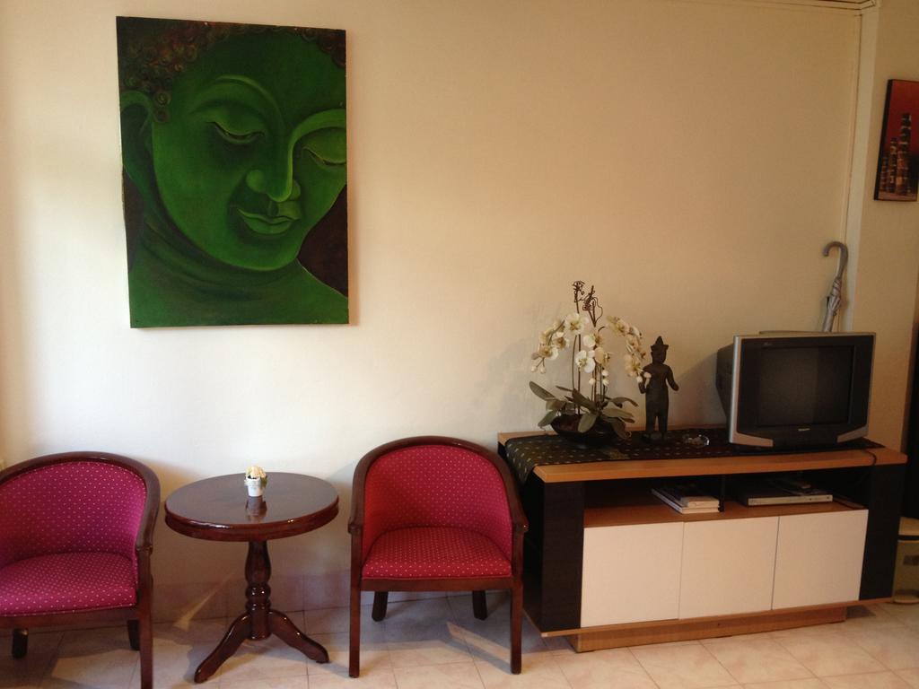 Fong Kaew And Baan Nang Fa Guesthouse Patong Esterno foto