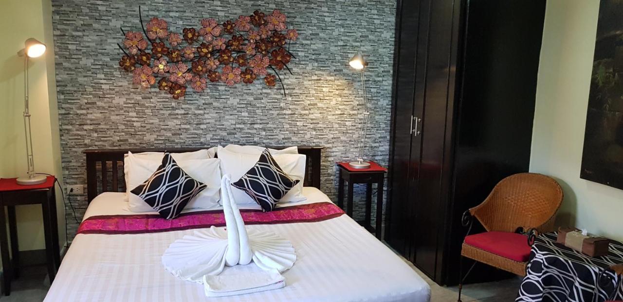 Fong Kaew And Baan Nang Fa Guesthouse Patong Esterno foto